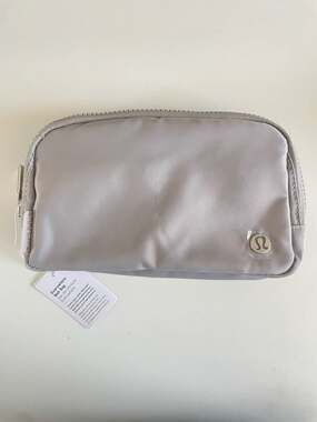 Lululemon Everywhere Belt Bag 1L, Rhino Grey 17